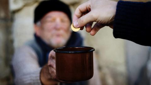 تفسير رؤيا الصدقة في المنام للعزباء