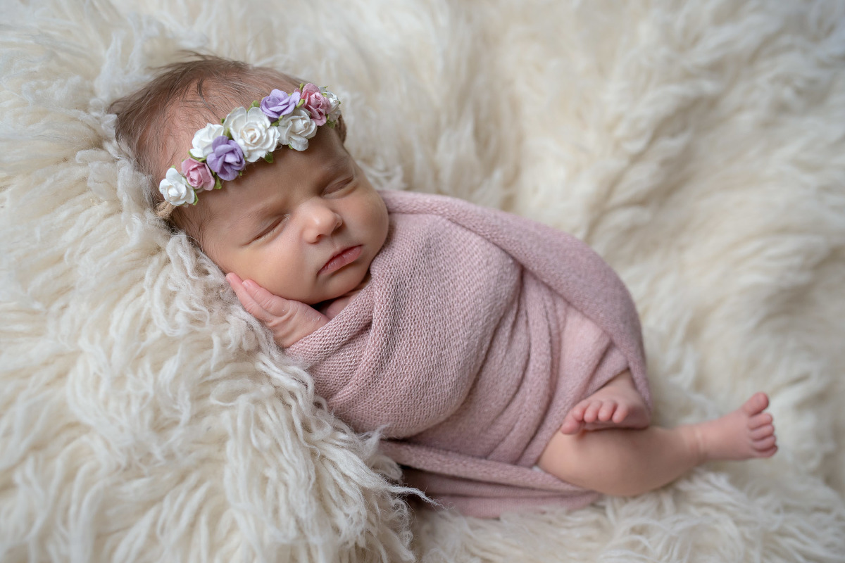 تفسير رؤية البنت المولودة في المنام