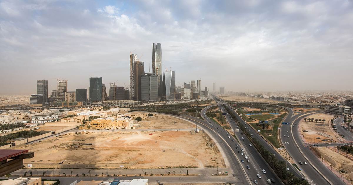 الإنجازات التي حققتها المملكة في مجال النقل والمواصلات الإنجازات التي حققتها المملكة في مجال النقل والمواصلات
