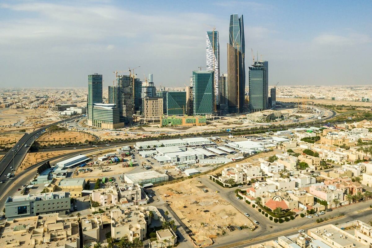 الإنجازات التي شهدتها المملكة في مجال الطرق الإنجازات التي شهدتها المملكة في مجال الطرق