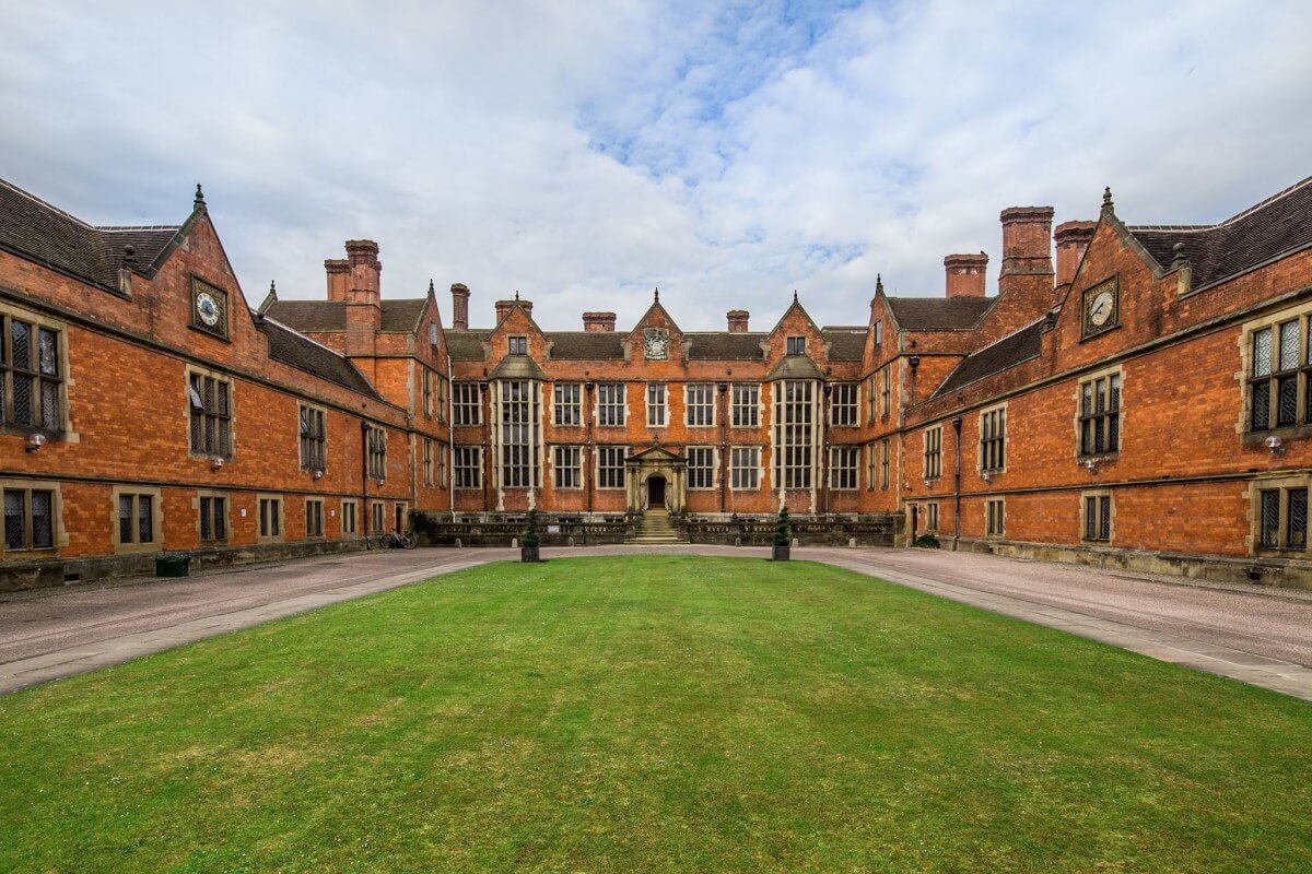 تفسير الجامعه في الحلم