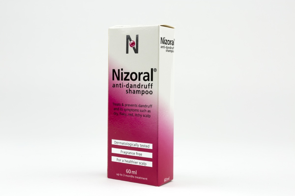 فوائد وانواع شامبو نيزورال