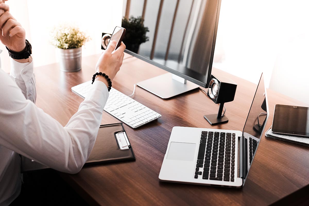 هل يمكن العمل في وظيفتين في السعودية