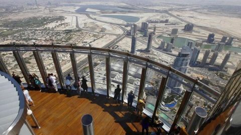 هل أستطيع الصعود إلى قمة برج خليفة