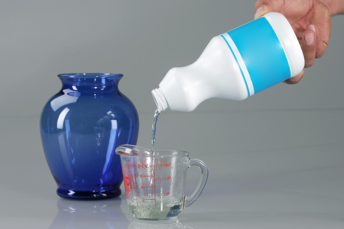 إن كان الكلور أو الديتول لهم فعالية التطهير ضد كورونا، فكم نسبة خلطهم بالماء