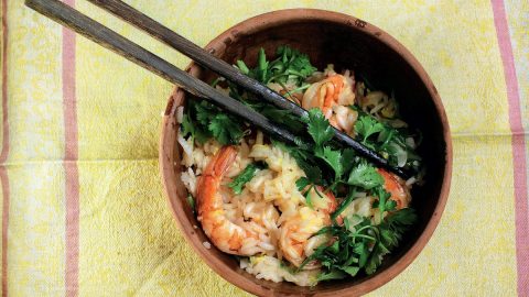 وصفة عمل ارز صيني بالروبيان سهلة وسريعة