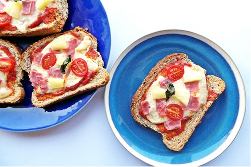 توست البيتزا الصحية توست البيتزا الصحية