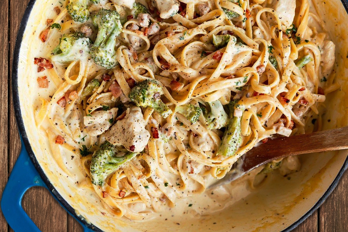 وصفة الألفريدو بالدجاج والجبن البارميزان