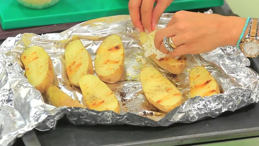 بطاطس مخبوزة مع الجرجير للرجيم بطاطس مخبوزة مع الجرجير للرجيم