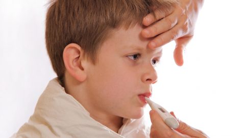 كيفية علاج الاستفراغ عند الأطفال عمر ثلاث سنوات وصفات مجربة