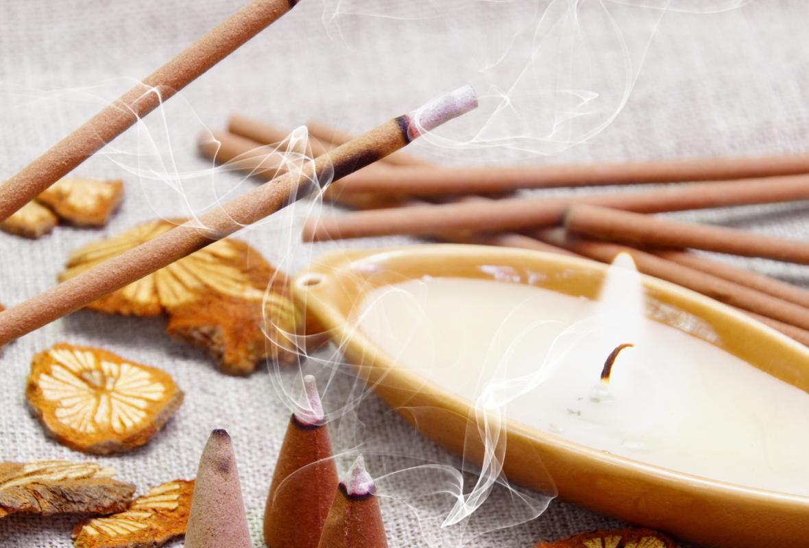 هل البخور يفطر عند الشيعة