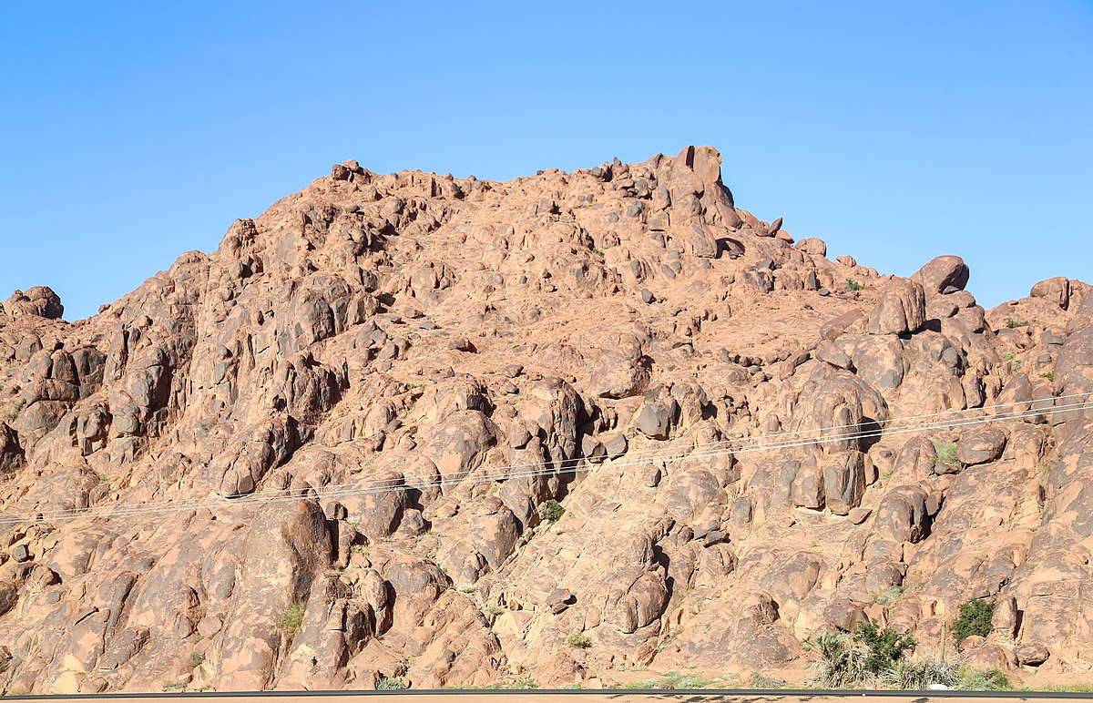 اين تقع جبال اجا وسلمى