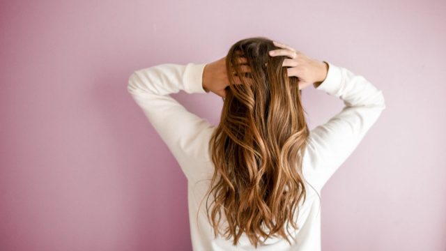 كيفية علاج رائحة الشعر الكريهه مجرب ومضمون