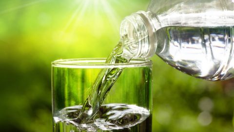هل يجوز شرب الماء اثناء الاذان في رمضان أو بعد انتهائه