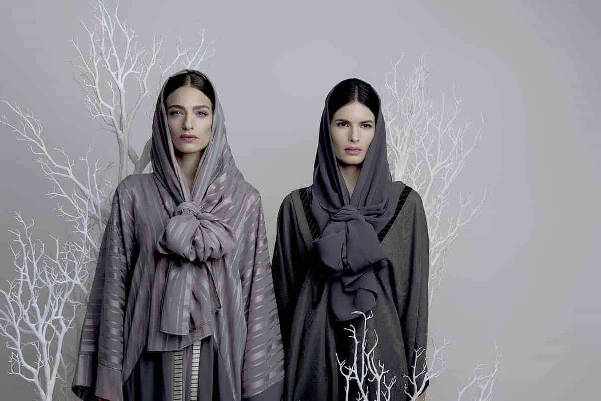 ما هو تفسير العباءة في المنام للعزباء في الخير والشر