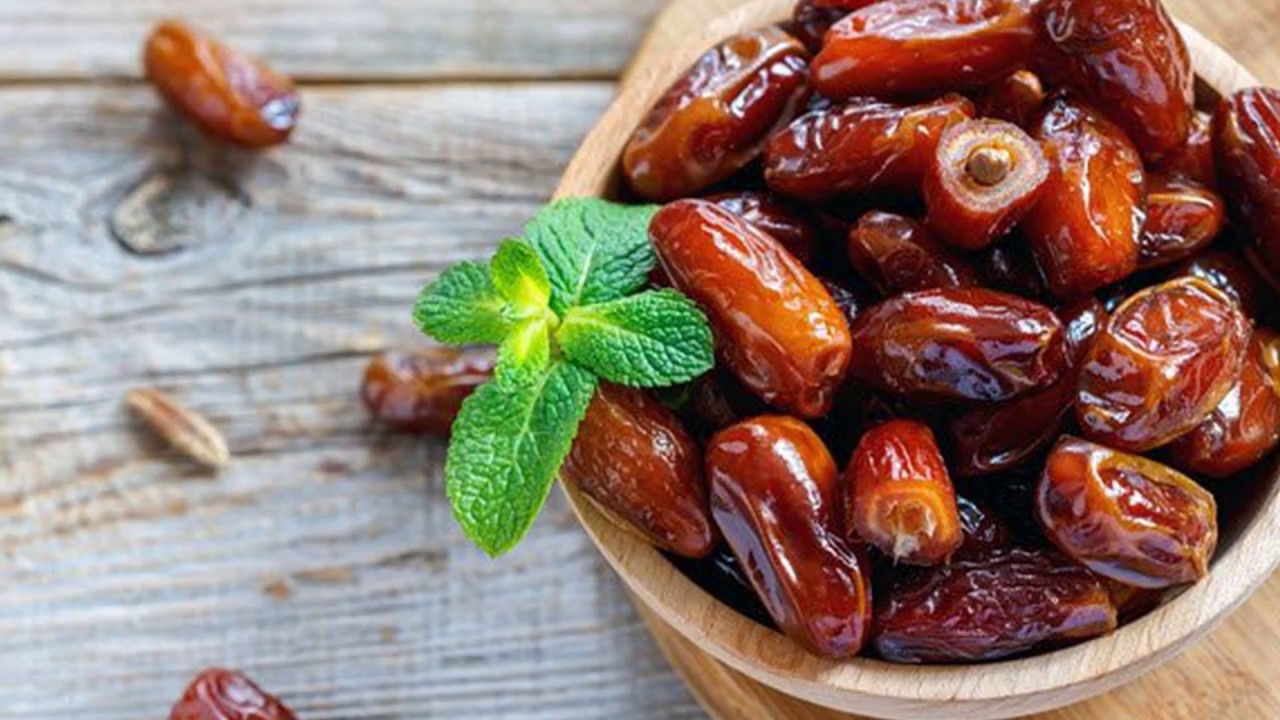 تفسير رؤية حلم شراء التمر في المنام في الخير والشر