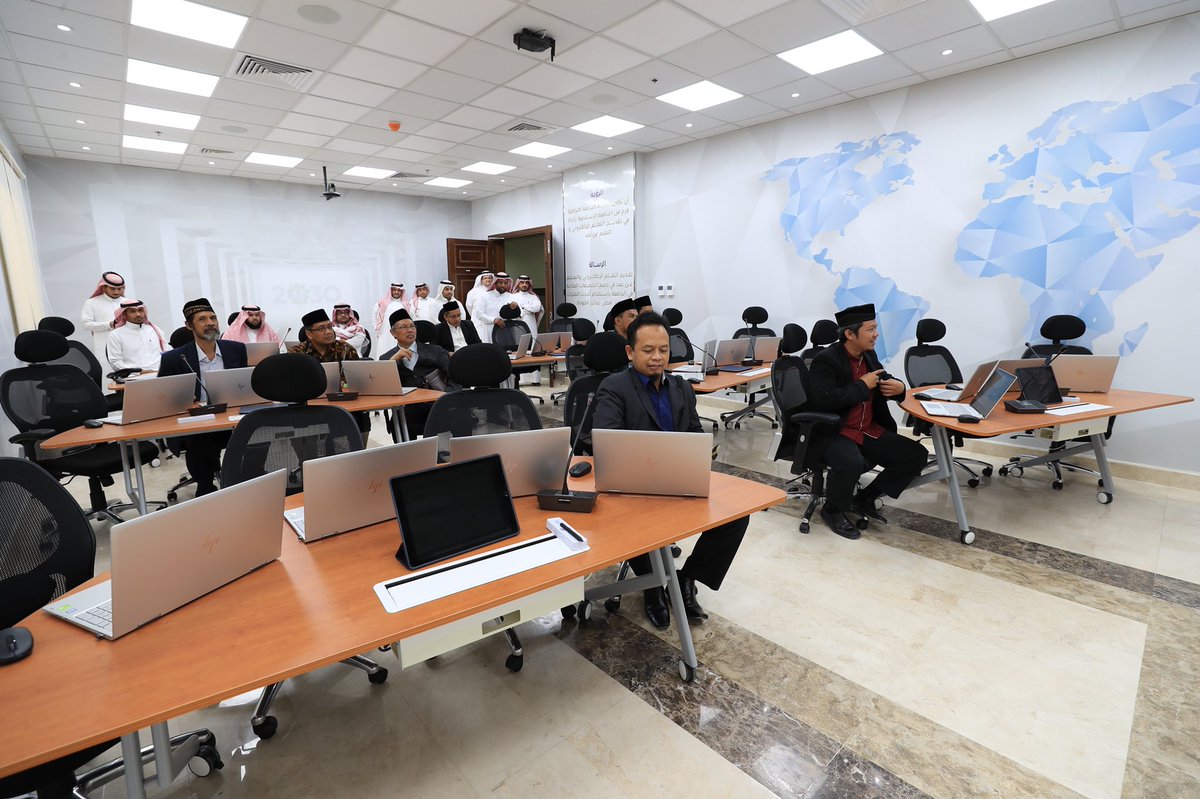 جديد دليل تخصصات الجامعة العربية للعلوم والتقنية في السعودية والإمارات 1445
