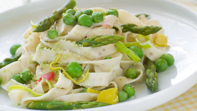 طريقة عمل الفوتشيني بالخضار طريقة عمل الفوتشيني بالخضار