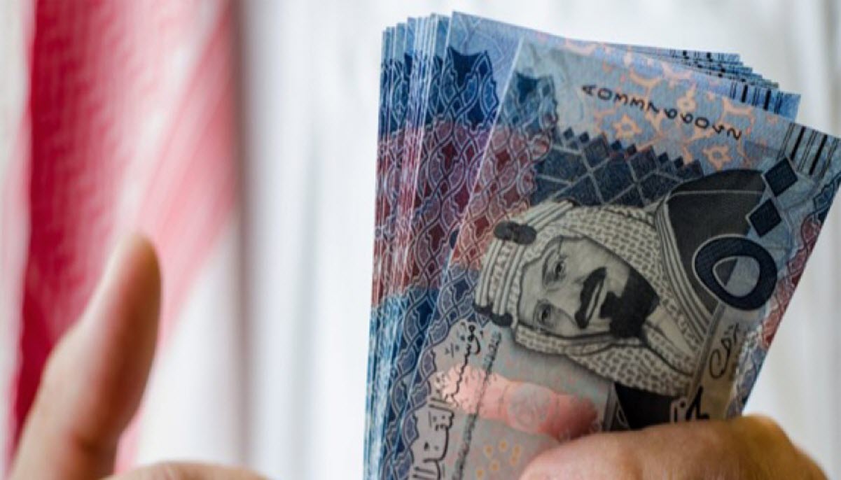 تفاصيل رفع الحد الادني للاجور في السعودية 4000 ريال وموعد تنفيذ القرار 1442
