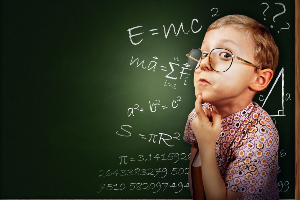 قاد حامد دراجتة بسرعة ٢١ كلم/ساعة ، لمدة ٣٤ الساعة