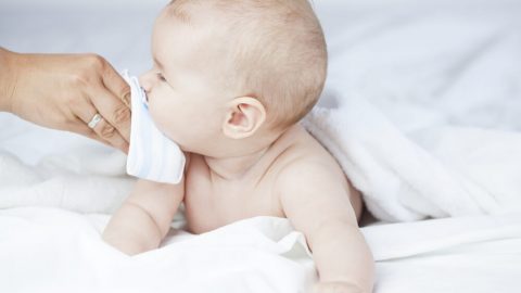 كيفية علاج زكام الاطفال الرضع‎ بالأدوية والأعشاب مجرب