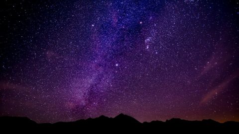 لماذا يعتقد العلماء ان للنجوم دورات حياة