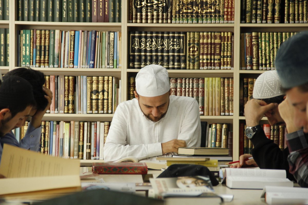 من هو الصاحب بالجنب