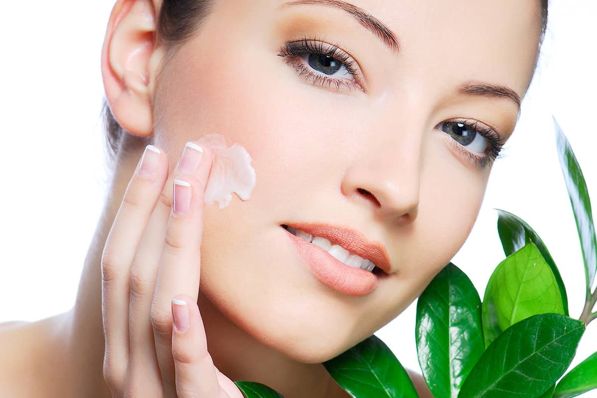افضل مرطب للبشرة الدهنية من الصيدلية مع الأسعار ( أفضل 13 كريم ترطيب للبشرة )