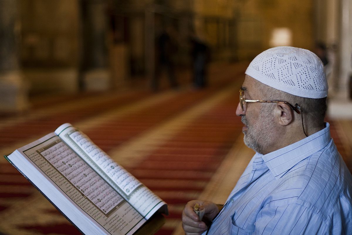 تفسير قراءة سورة الكهف في المنام للرجل