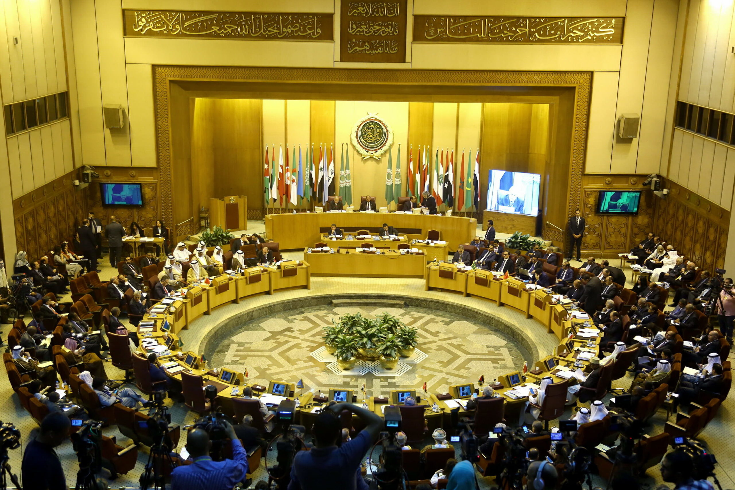 لماذا دعت الحكومة البريطانية الى قيام جامعة الدول العربية (تم الإجابة)
