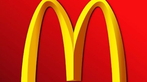 كم فرع ماكدونالدز في جدة  والرياض 2021