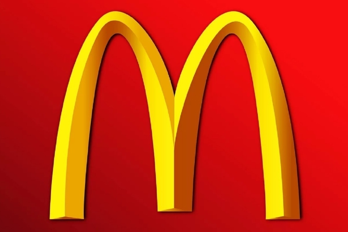 كم فرع ماكدونالدز في جدة  والرياض 2021