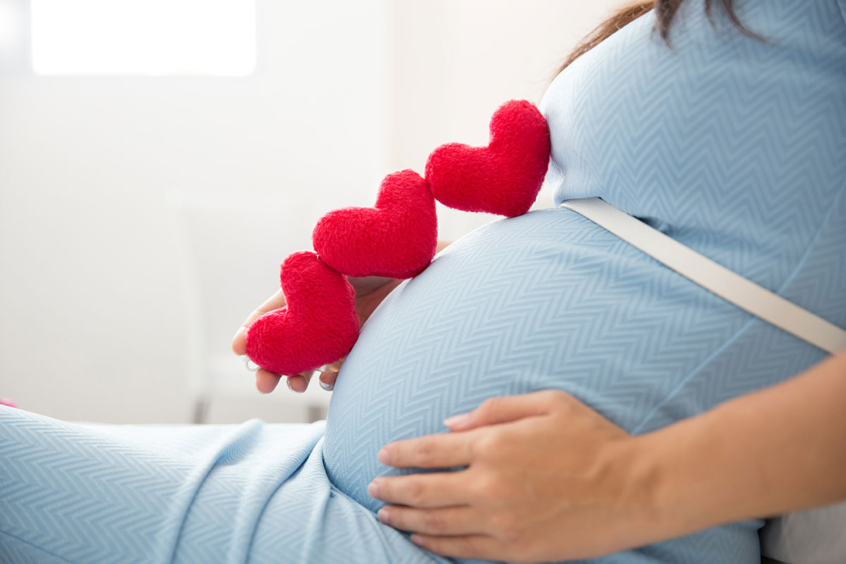 آيات تقرأ على الحامل مكتوبة لتثبيت الحمل وحفظ الجنين - موسوعة