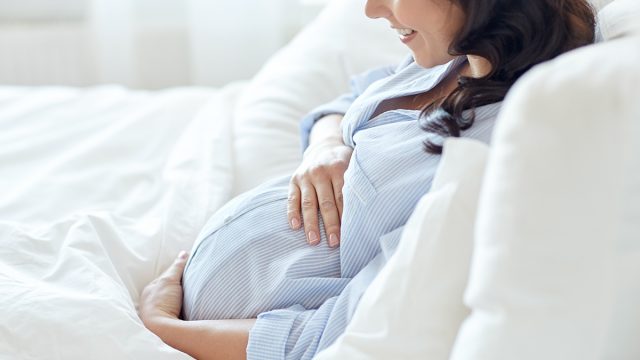 تجربتى مع أعراض الحمل الثاني بعد الولادة القيصرية