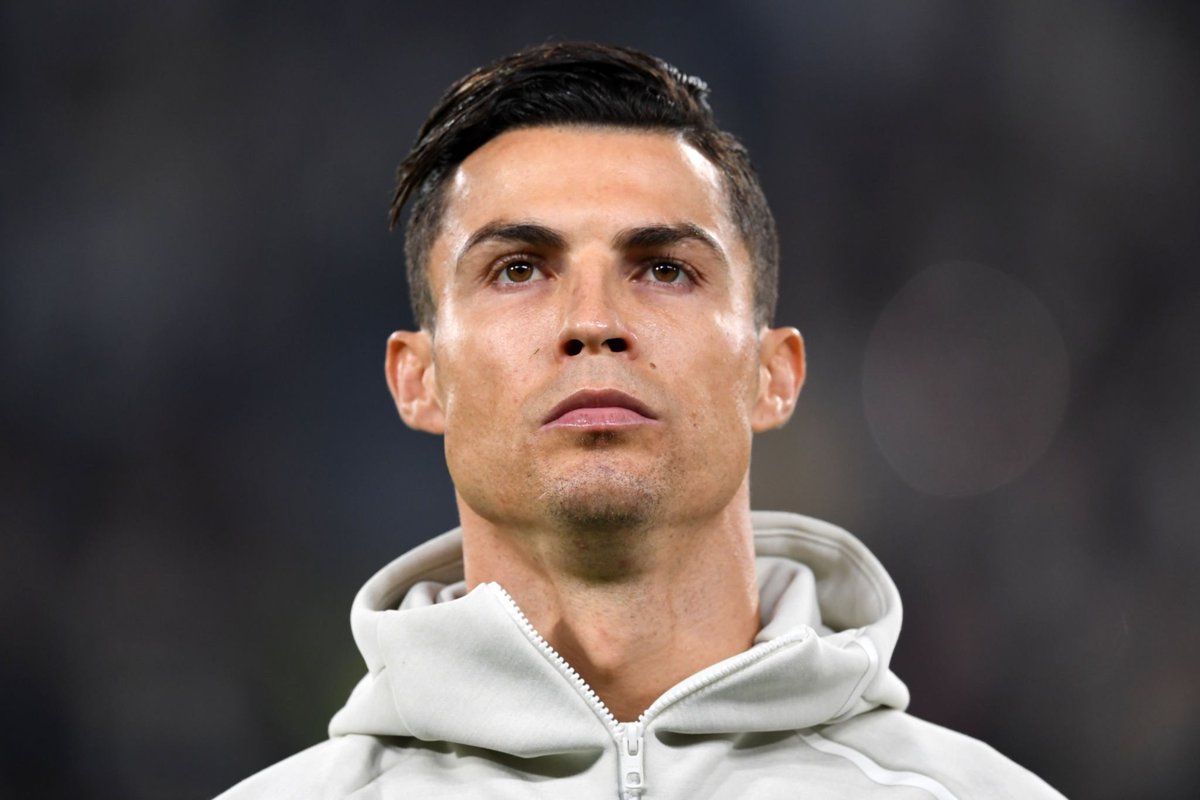 كم راتب كريستيانو رونالدو مع مانشستر يونايتد