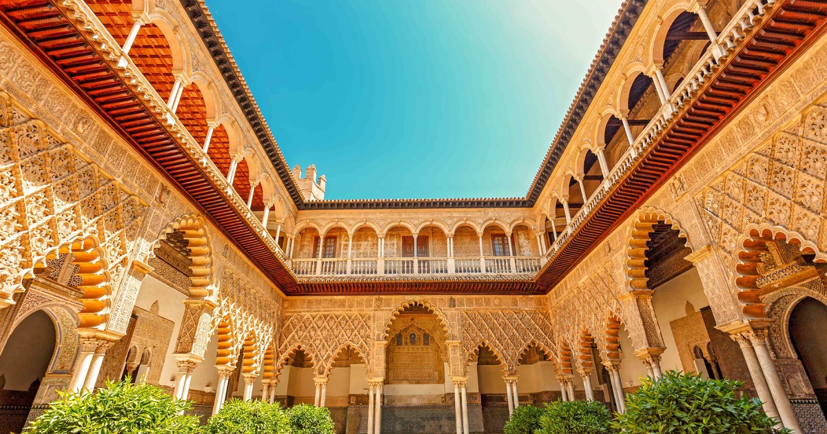 متى فتحت الاندلس