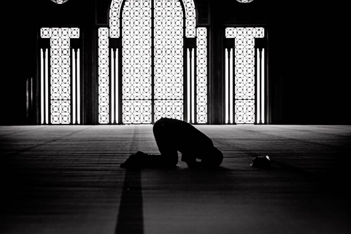حكم بناء المساجد على القبور
