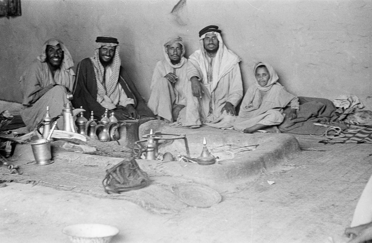 عائلة مصلى وش يرجعون