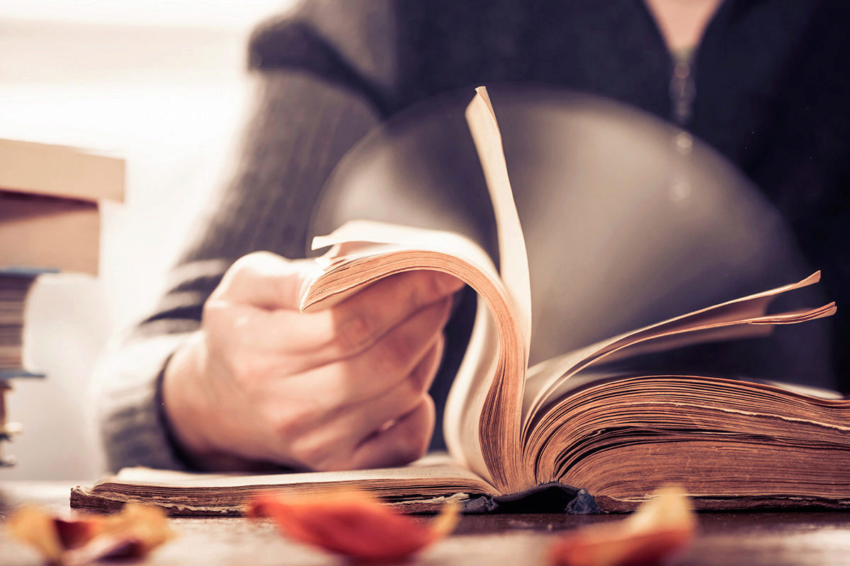 القراءة التحليلية هي قراءة تعتمد على فهم الأفكار الضمنية و استخلاص نتائج أعمق