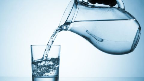 يحتوي الماء العذب علي كمية قليلة من الأملاح