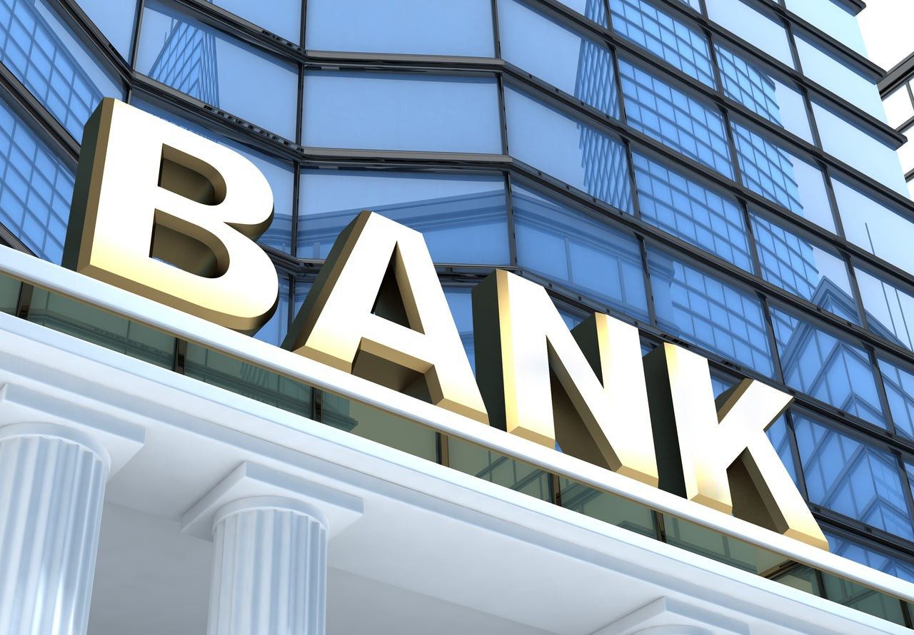 السن القانوني لفتح حساب بنكي في السعودية