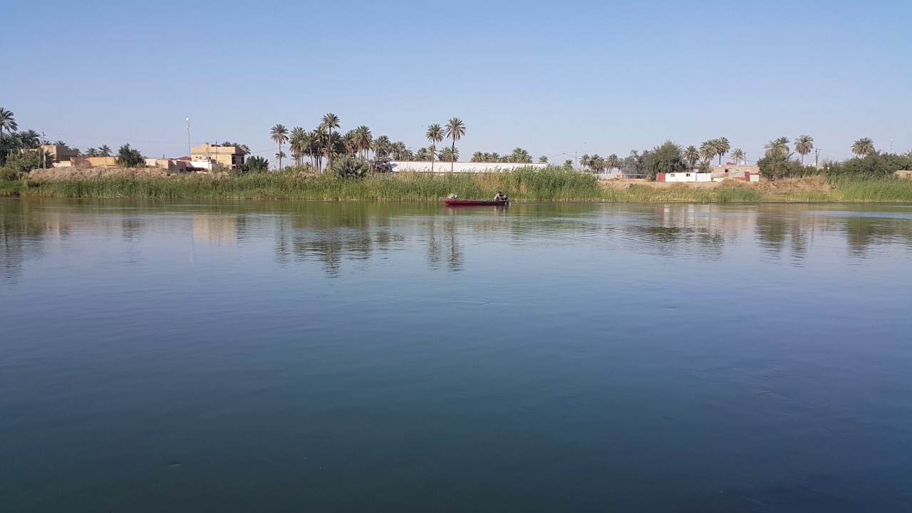 كم عدد الدول التي يمر بها نهر الفرات