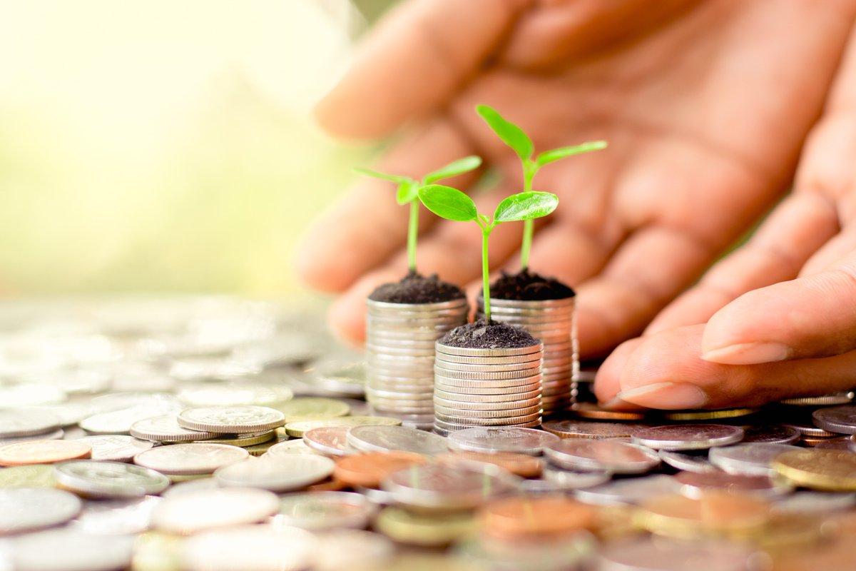 للزكاة مكانة عظيمة حيث أنها الركن