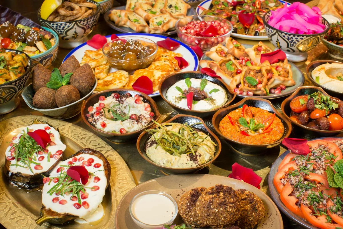 جدول وجبات الإفطار في رمضان صحية وشهية