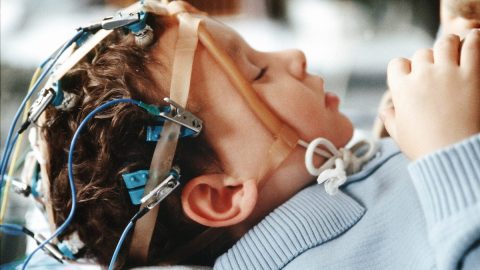أعراض الكهرباء الزائدة في المخ عند الأطفال التشخيص والعلاج
