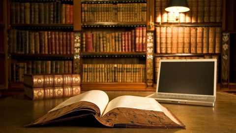 من هو صاحب كتاب صبح الأعشى