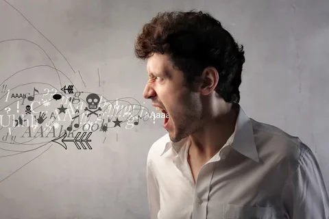 عقوبة القاذف في الشريعة الإسلامية