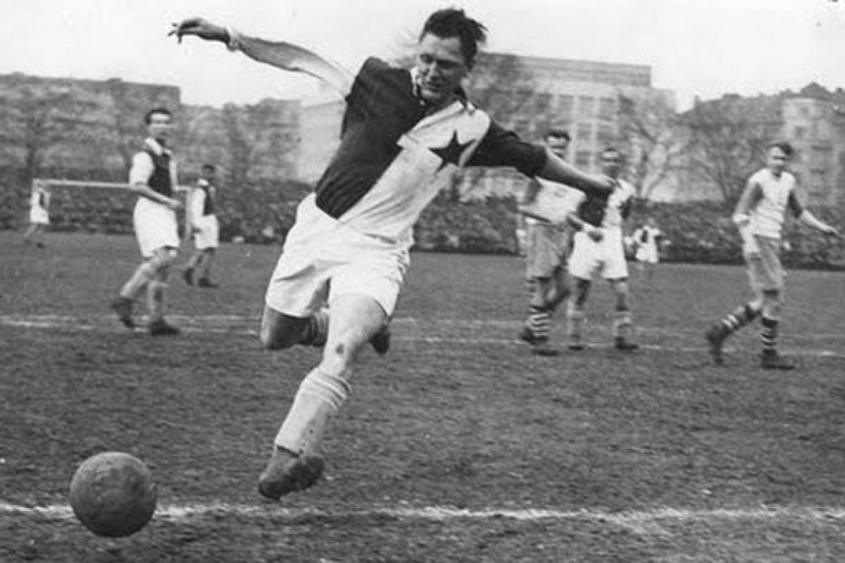 من هو جوزيف بيكان وهل هو أكثر هداف بالعالم ؟