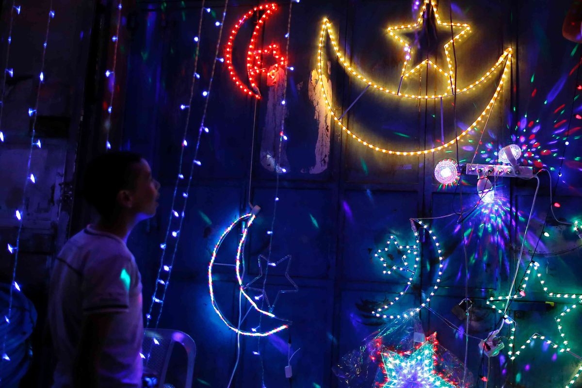 هل يجوز تزيين البيت في رمضان وتعليق الزينة والفوانيس