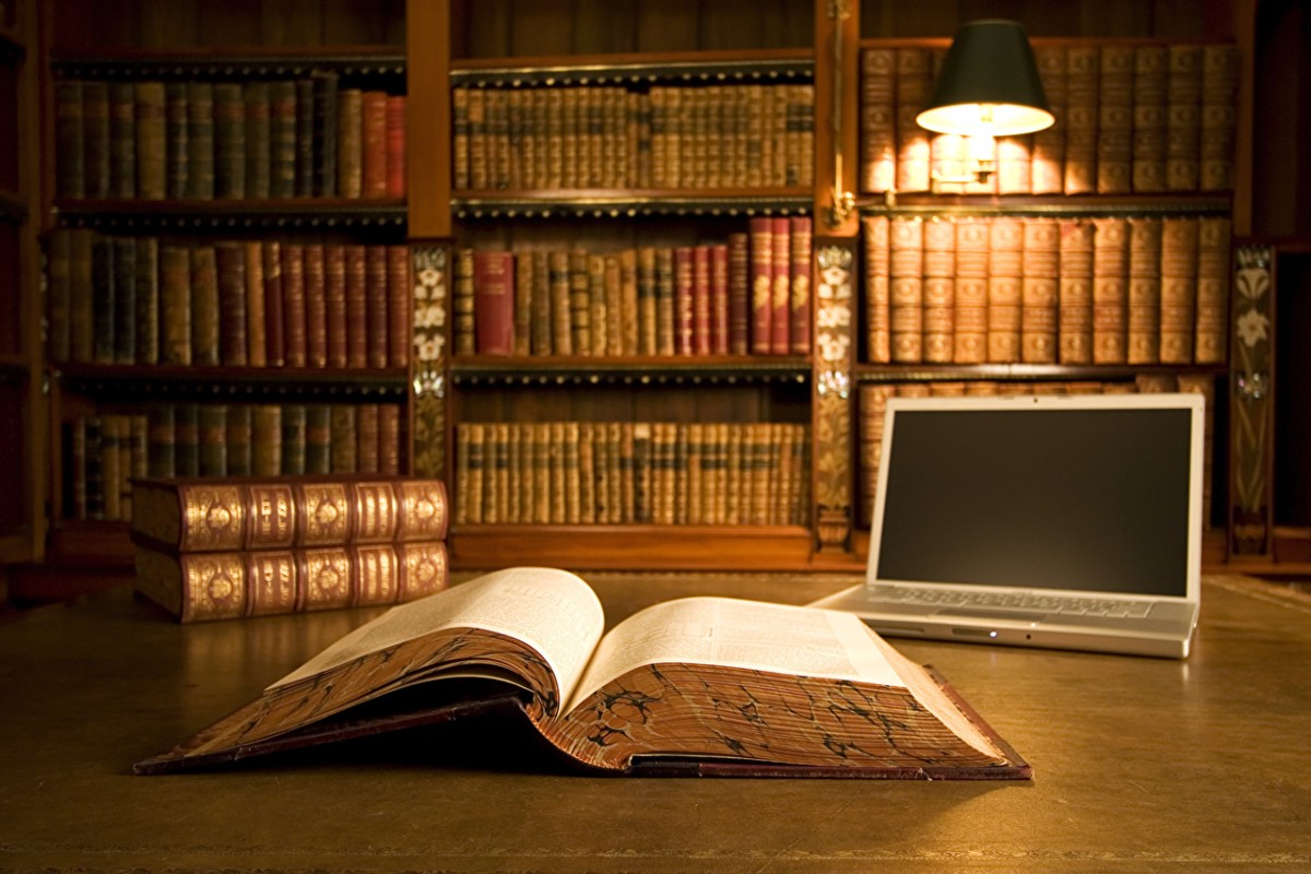 الموسوعات المقيدة تسمح للمستخدم بالاطلاع على محتوياتها والتعديل عليها